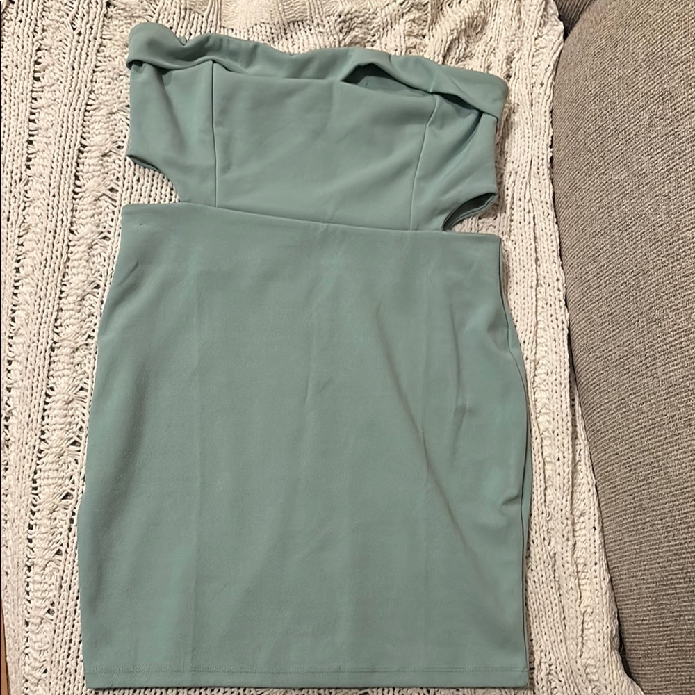 Elegant Green Strapless Dress